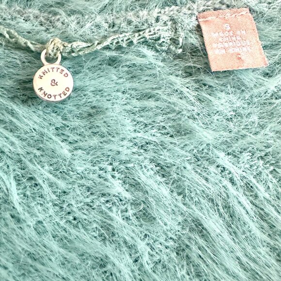 Knitted and Knotted Mint, Fuzzy Short Sleeves Sweater. Size S - Picture 3 of 9
